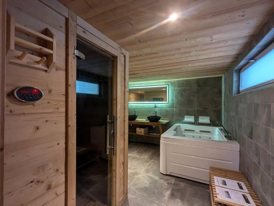 Chalet Des Belles Roches, 14 Pers, Garden, Sauna ラ・ブレス エクステリア 写真